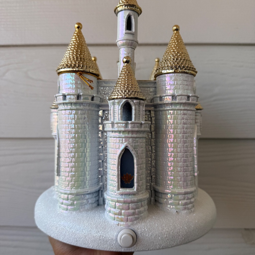 Bath & Body Works Disney Princess Castle Pedestal Candle Holder | 2026 | NIB - Picture 2 of 6